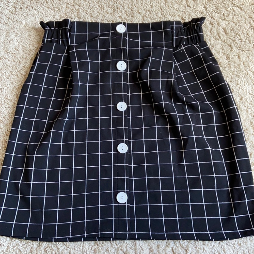 Dry goods black & white skirt